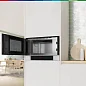 Микроволновая печь встраиваемая Bosch BFL7221W1. 21 л, 900 Вт, автоматическая разморозка, дисплей. белая