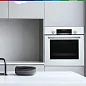 Духовой шкаф Bosch HIJ517YW0R, приготовление на пару, телескопические направляющие, доводчик двери, AutoPilot, 66 литров