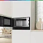 Встраиваемая микроволновая Bosch Serie 8 BFL7221B1 с объемом 21 литр, автоматическая разморозка, дисплей, черная